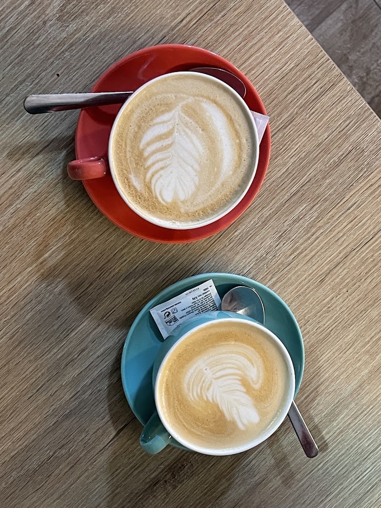 SAVAGE COFFE BAR — Capuchino