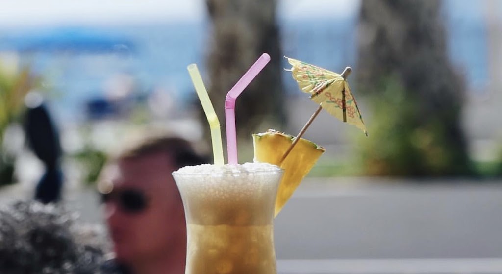 Oasis Beach Club Benidorm — Comida y bebida