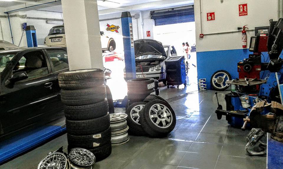 Ca'N Xinxeta Taller Neumaticos — Del propietario