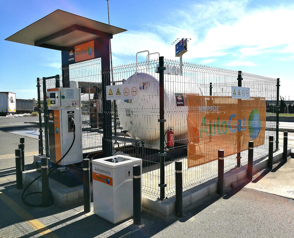 Estacion de Servicio Repsol — Surtidor de combustible