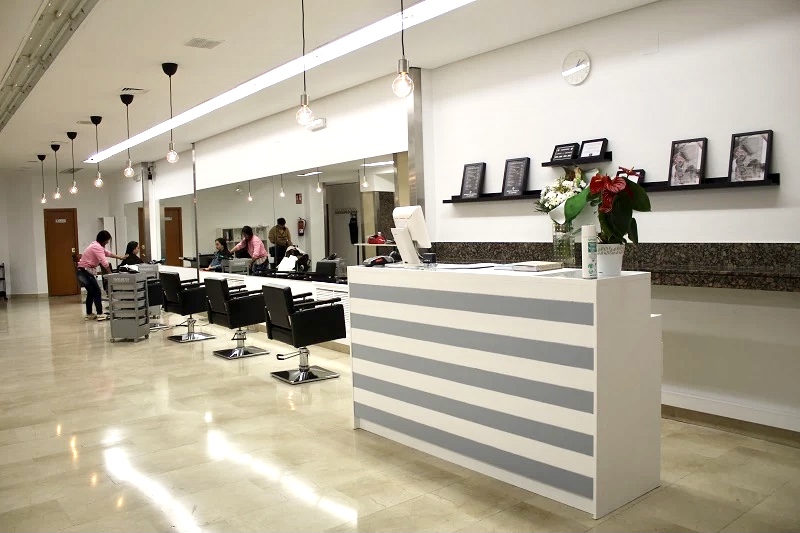 New Fama, Escuela de Peluqueria y Estetica