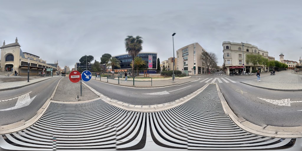 Aparcabicis al Mercat Central — Street View y 360deg