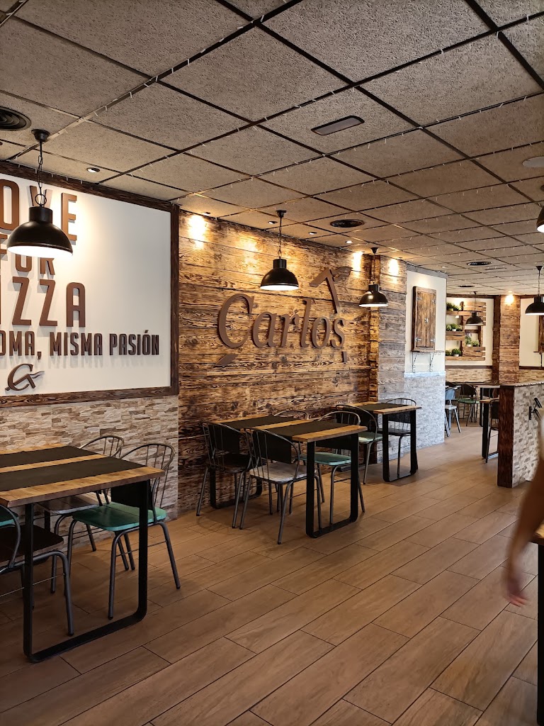 Pizzerias Carlos Santa Coloma de Gramanet — Ambiente