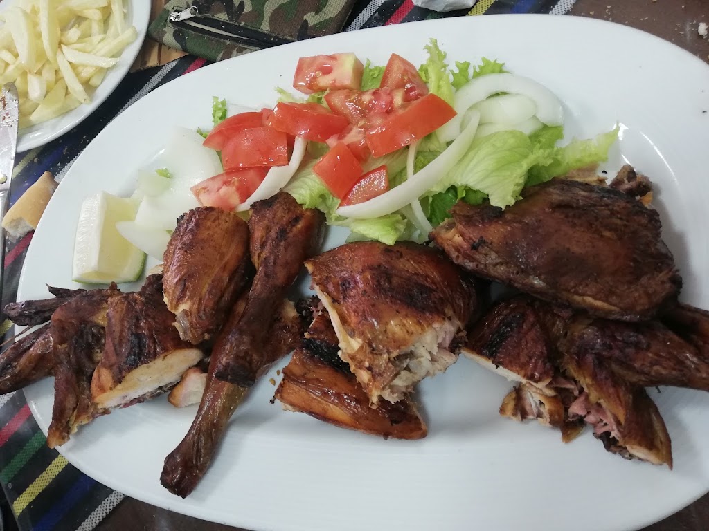 Bar La Cruzada. — Comida y bebida