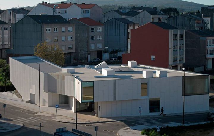 Biblioteca Publica Municipal Rego da Balsa de Carballo — Del propietario