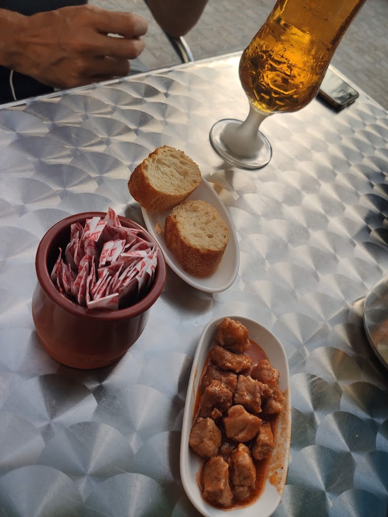 Bar Indalo — Comida y bebida