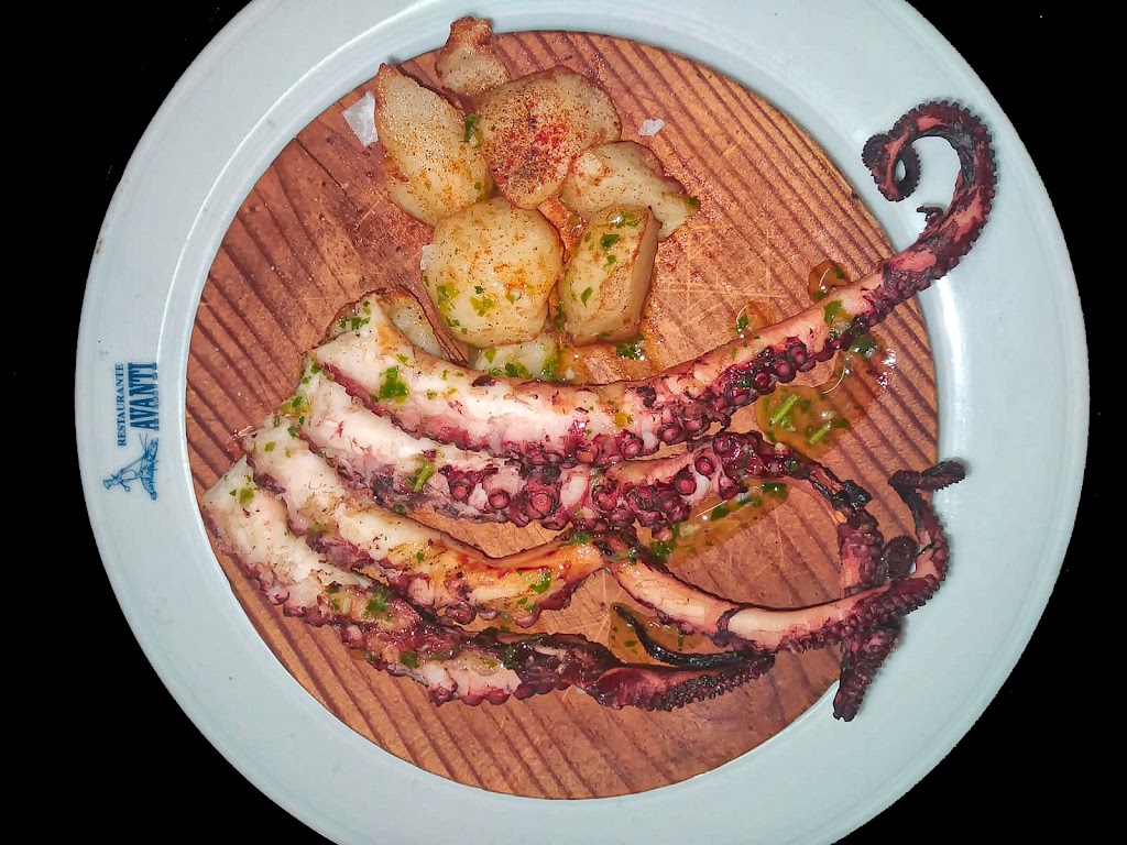 Restaurante Avanti — Comida y bebida