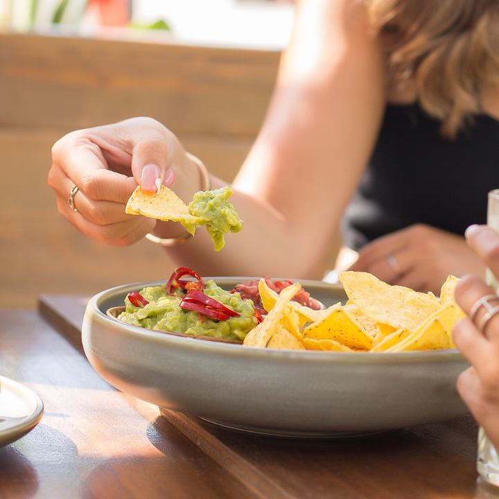 Smallworld Cafe Marbella — Comida y bebida