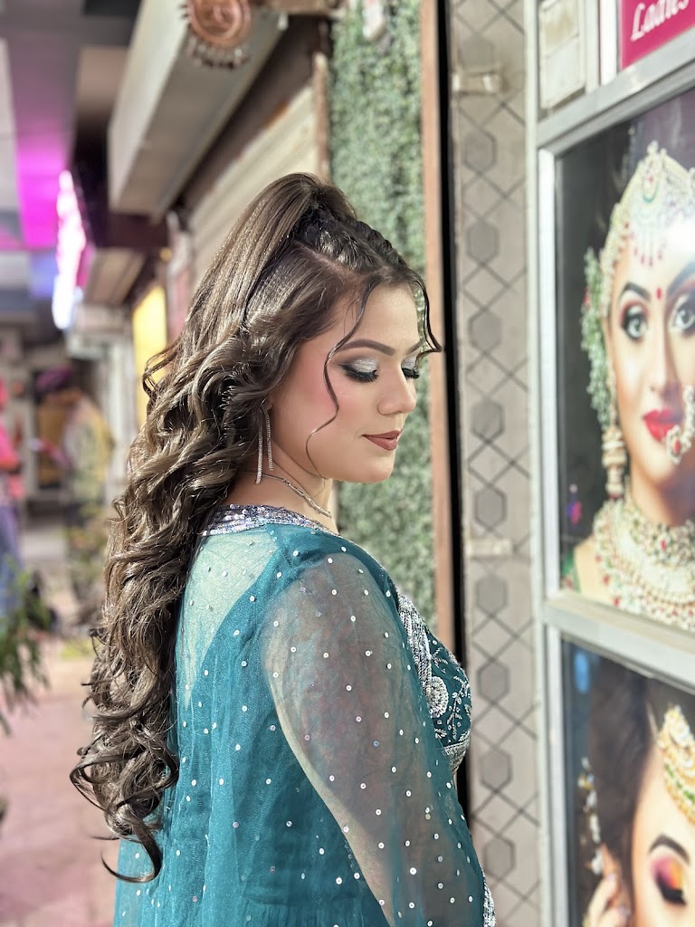 Pink Key Makeover Academy