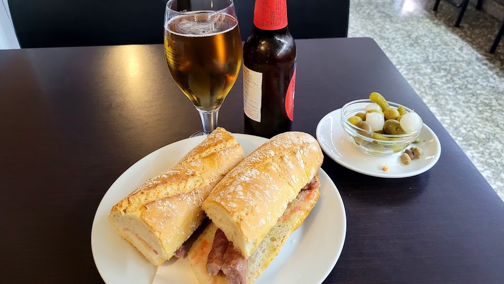 Bar Velodrom — Comida y bebida