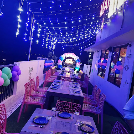 Sky Roof Restaurant Cafe