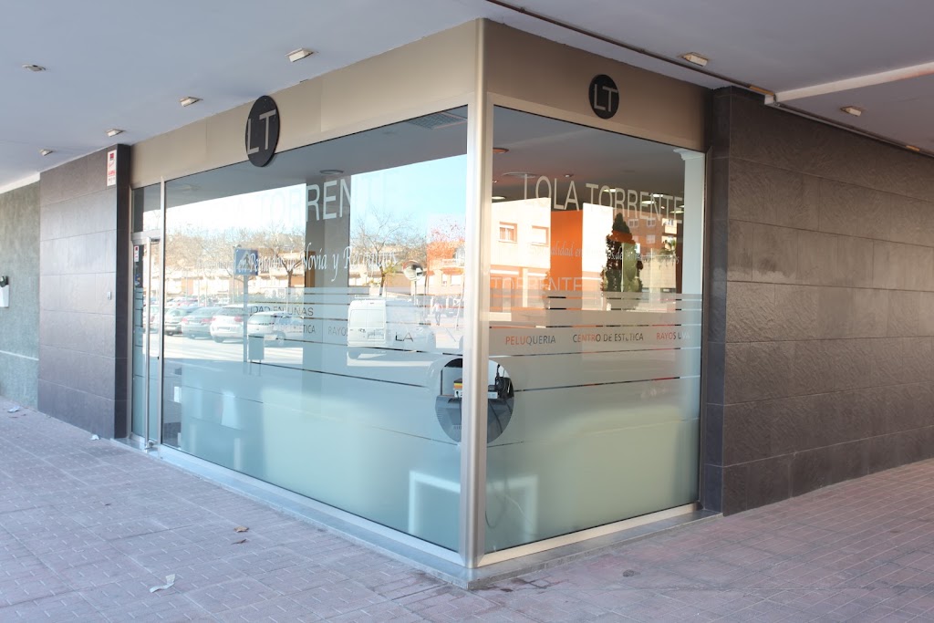 Lola Torrente. Peluqueria y Estetica en Puerto de Sagunto (Churruca) — Exterior