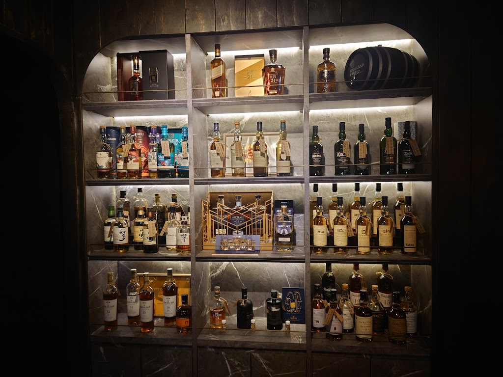 對面Duei Mien Whisky Bar 的照片