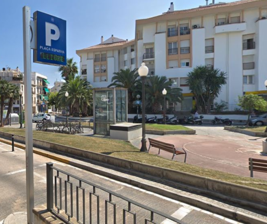 Continental Parking Placa Pou Vedre - Sitges — Del propietario