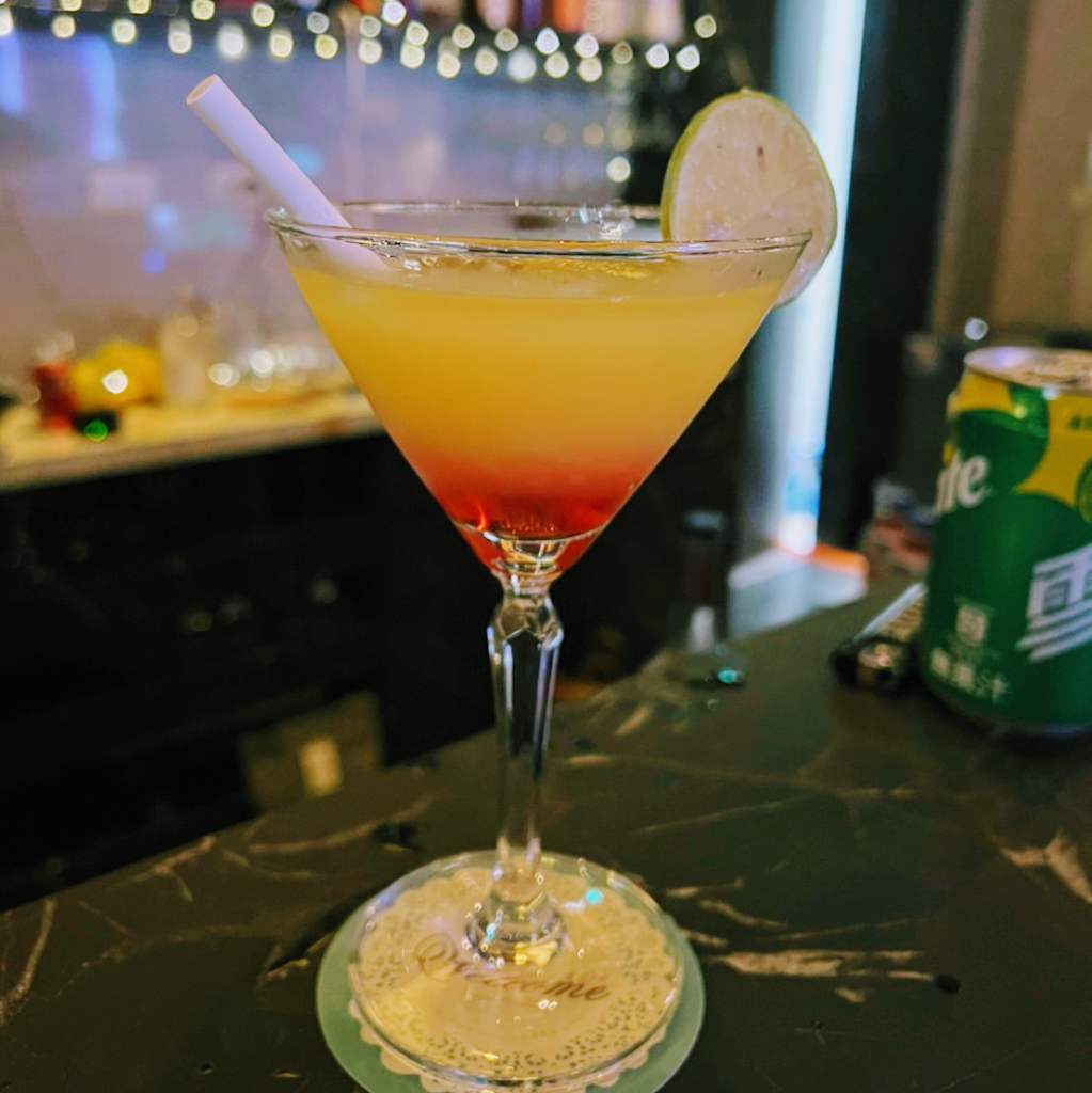 [ 1202 bar ] 餐酒館｜酒吧｜餐廳｜調酒｜宵夜｜飲料｜簡餐｜炸物｜小酌｜聚會｜三民｜岡山｜左營｜人氣｜楠梓美食｜必吃必喝酒吧｜特色美食｜網美打卡｜飛鏢機｜在地推薦｜生日慶生｜德賢商圈｜高雄美食｜特色pub｜包廂包場 的照片