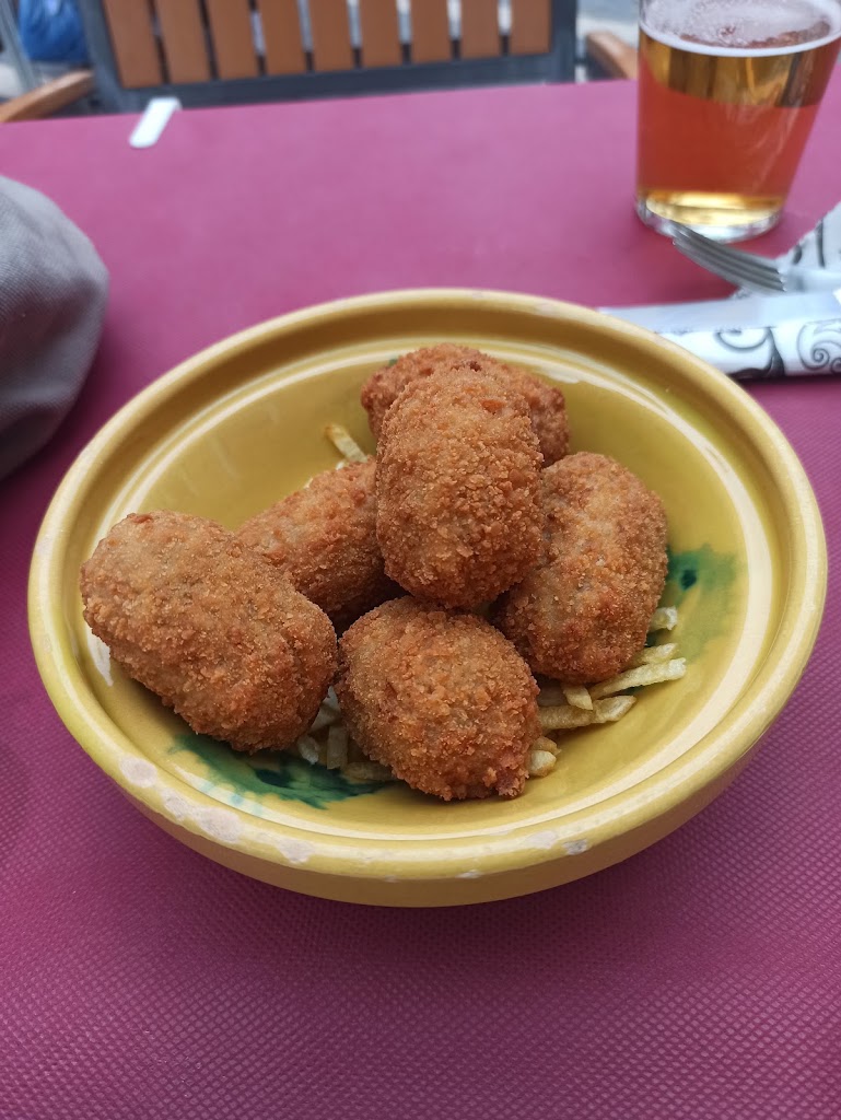 Restaurante El Almirez — Comida y bebida