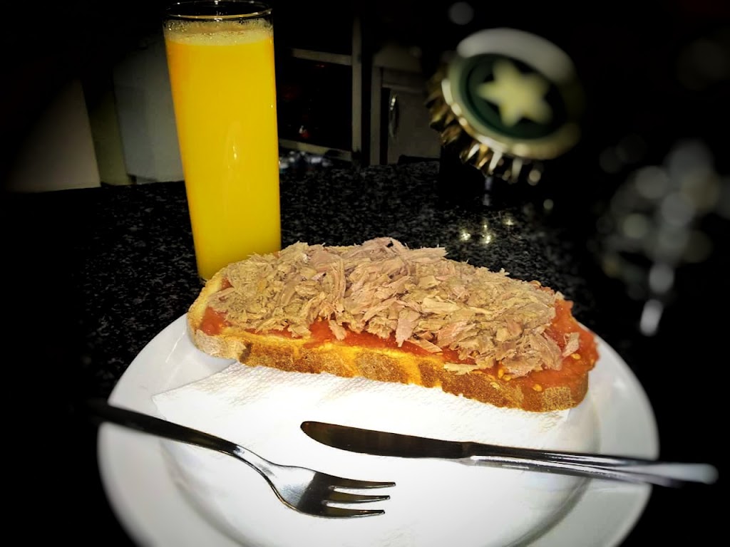 Cafe Bar Primicias — Comida y bebida