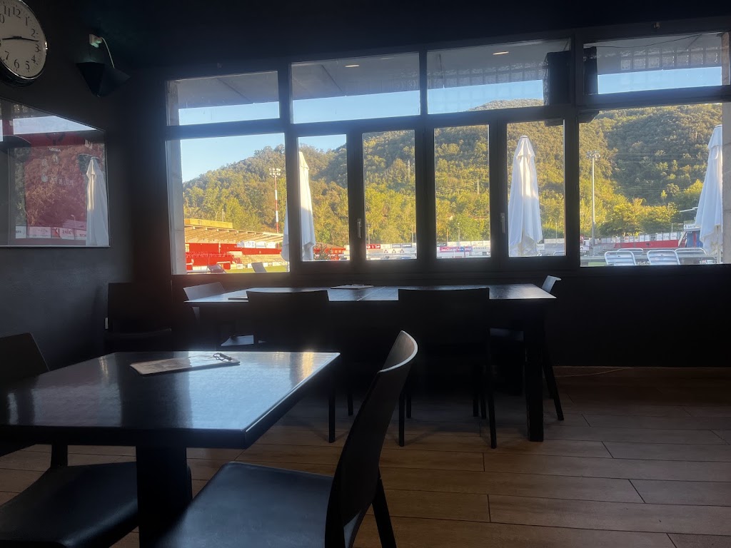 ATN OLOT bar-restaurant — Ambiente
