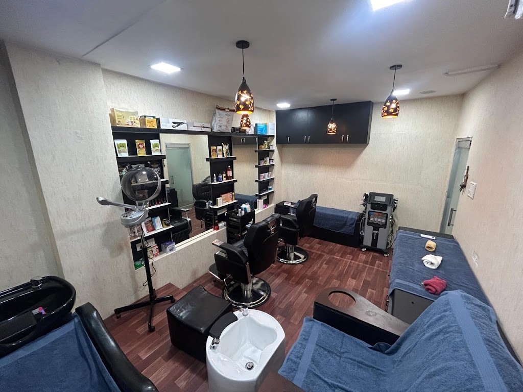 Marswin Family Salon Bridal Makeup Beautician Hydra Facial Skin Hair Care Mens Womens Kids Hair Cuts