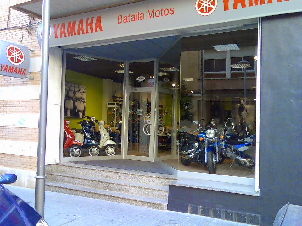 Batalla Motos — Exterior