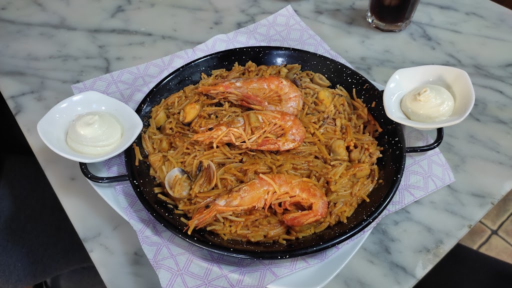 El nou TooRico Montornes — Comida y bebida