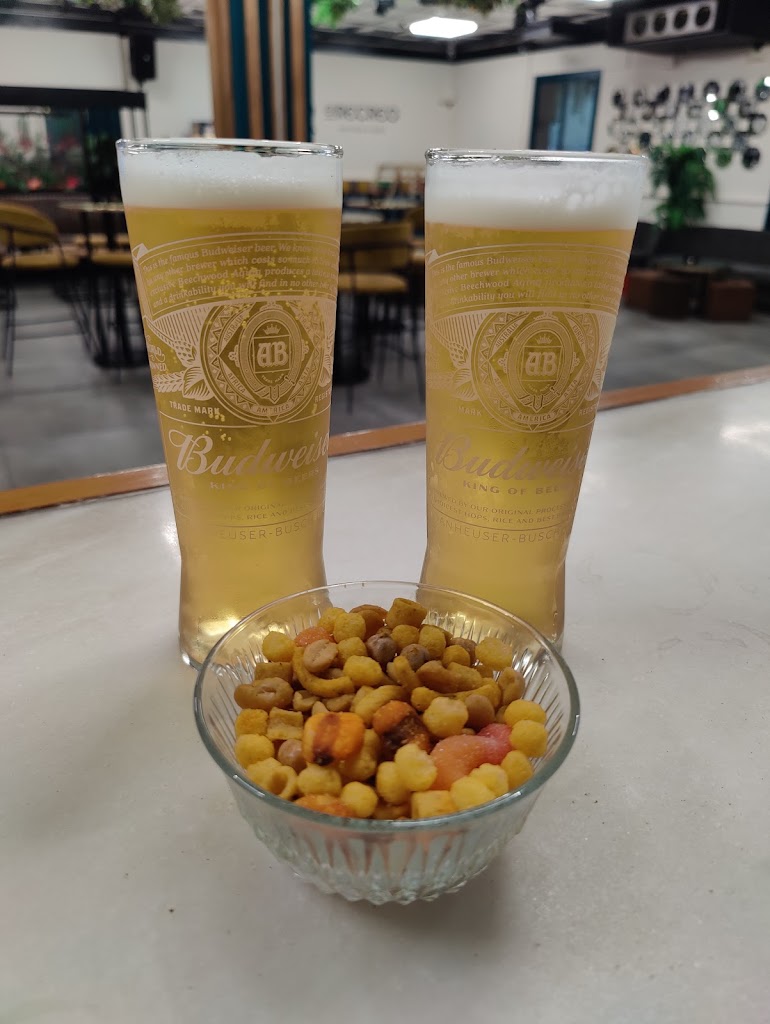 eL RECREO Cafeteria & Copas — Comida y bebida