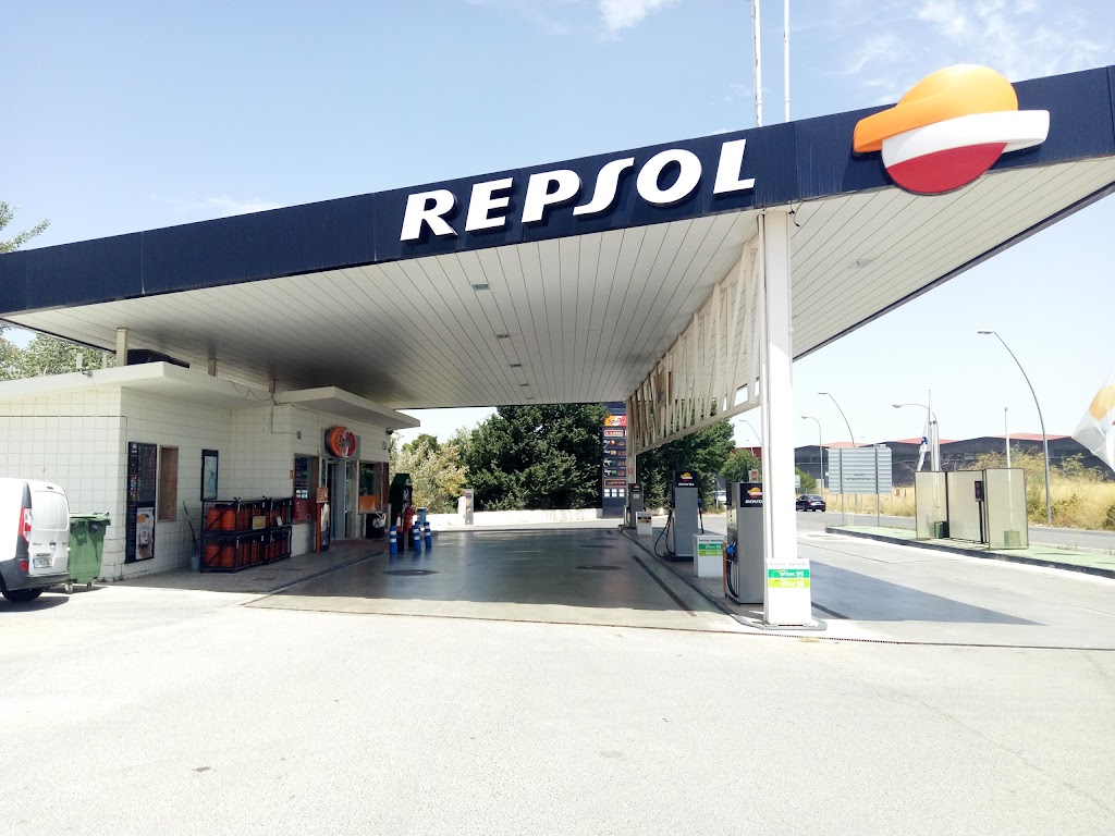 Estacion de Servicio Repsol — Exterior