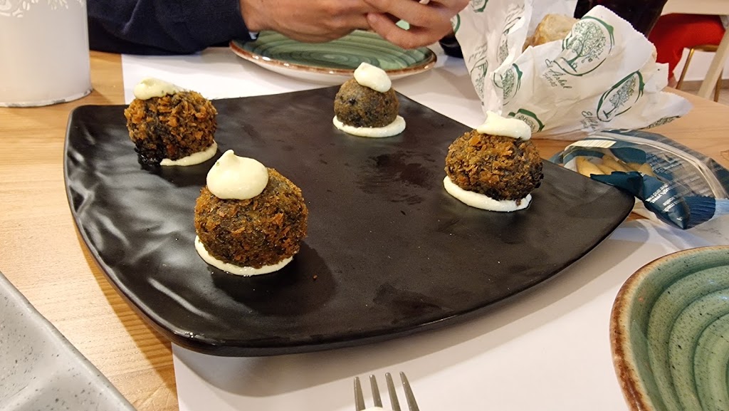 EL ARBOL TAPAS — Falafel