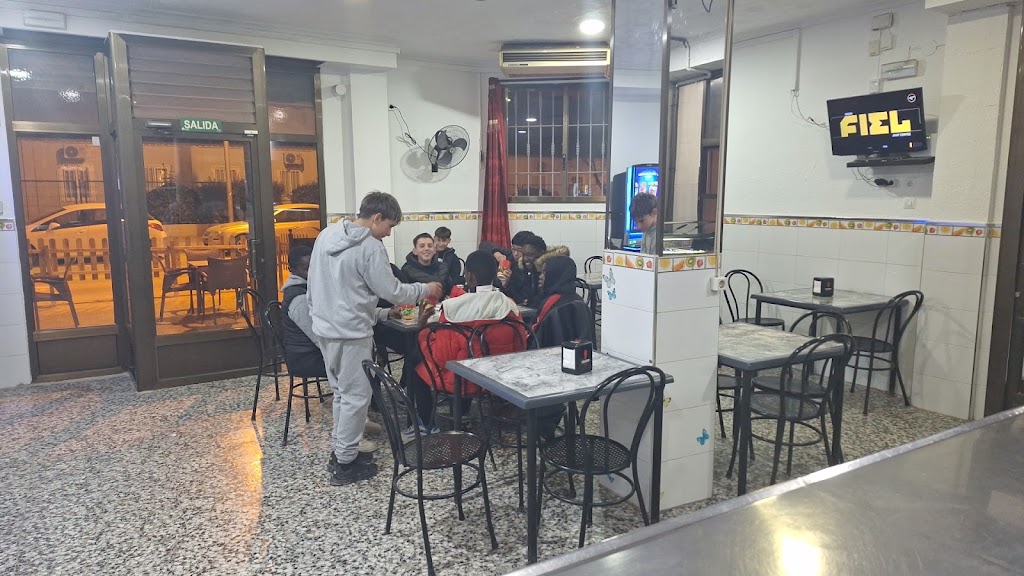 TURKO KEBAB &PIZZERIA — Ambiente