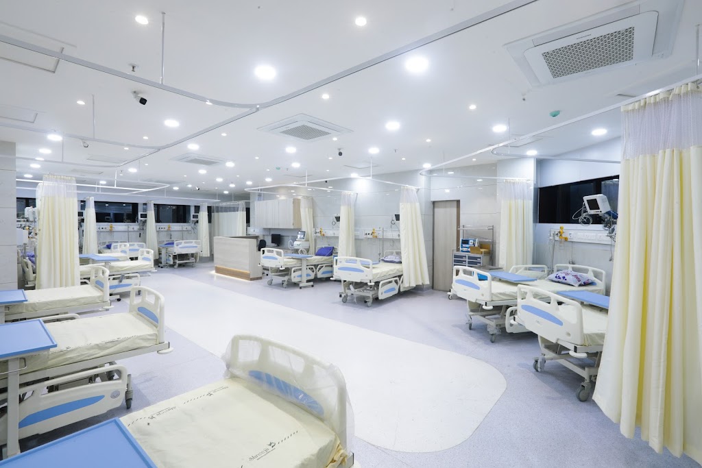 Dr. Shreejii Hospital Research Centre Multispeciality Hospital In Kandivali Cashless 24 7 Icu Cardiac Trauma Hospital