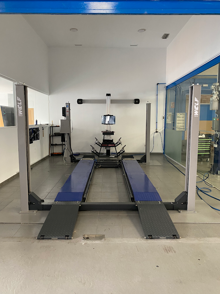 Taller Mechanic — Interior