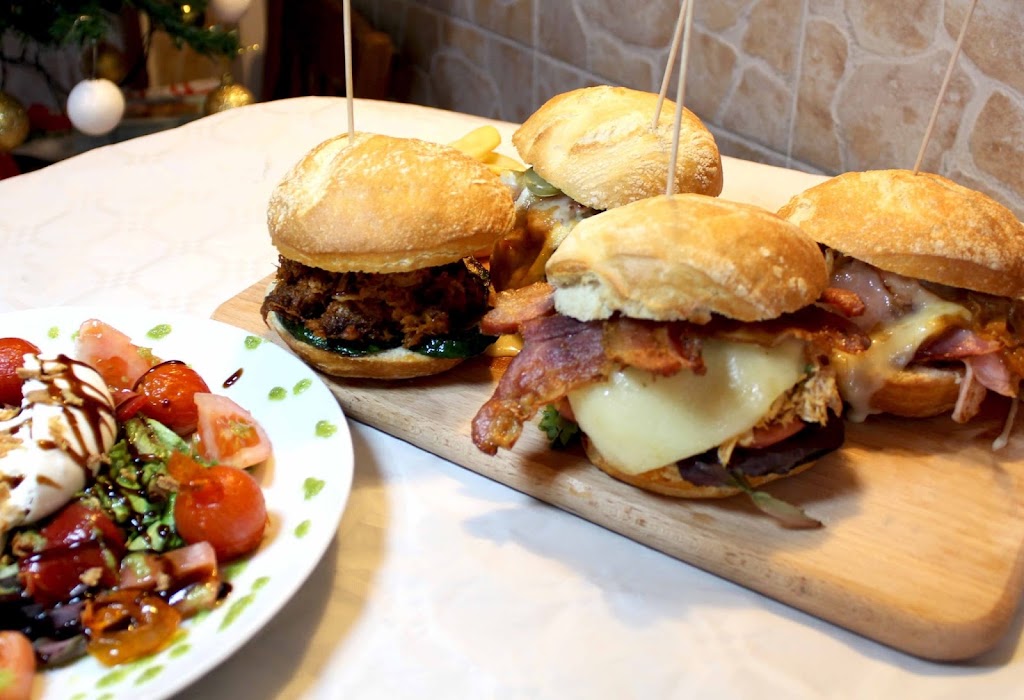 Molletes y tapas — Comida y bebida