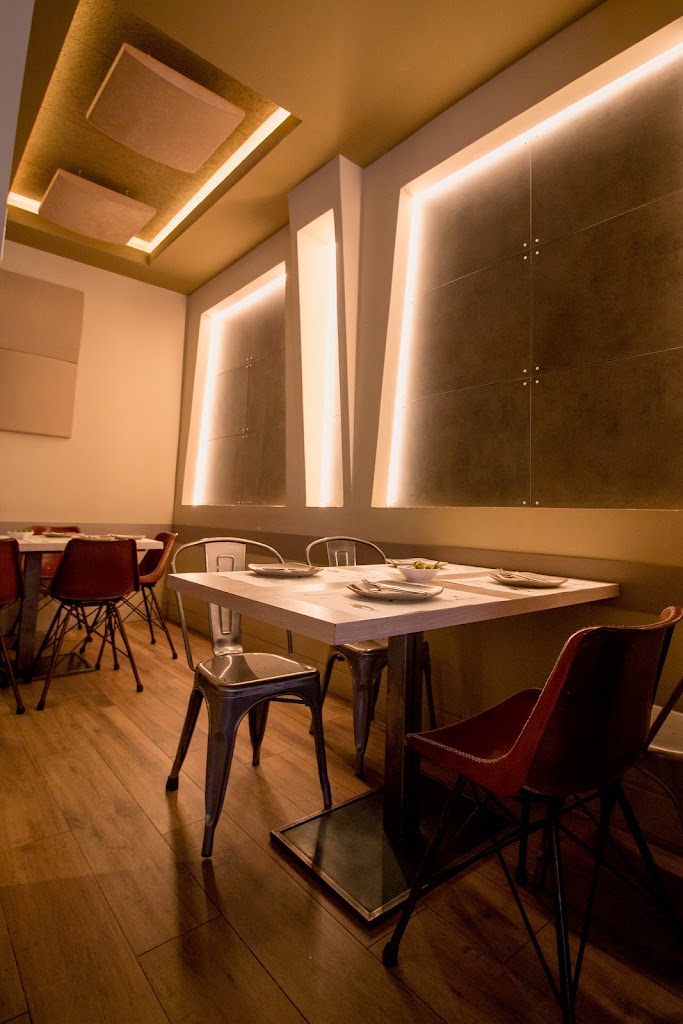 Mi Hermano Y Yo | Restaurante Las Rozas — Ambiente