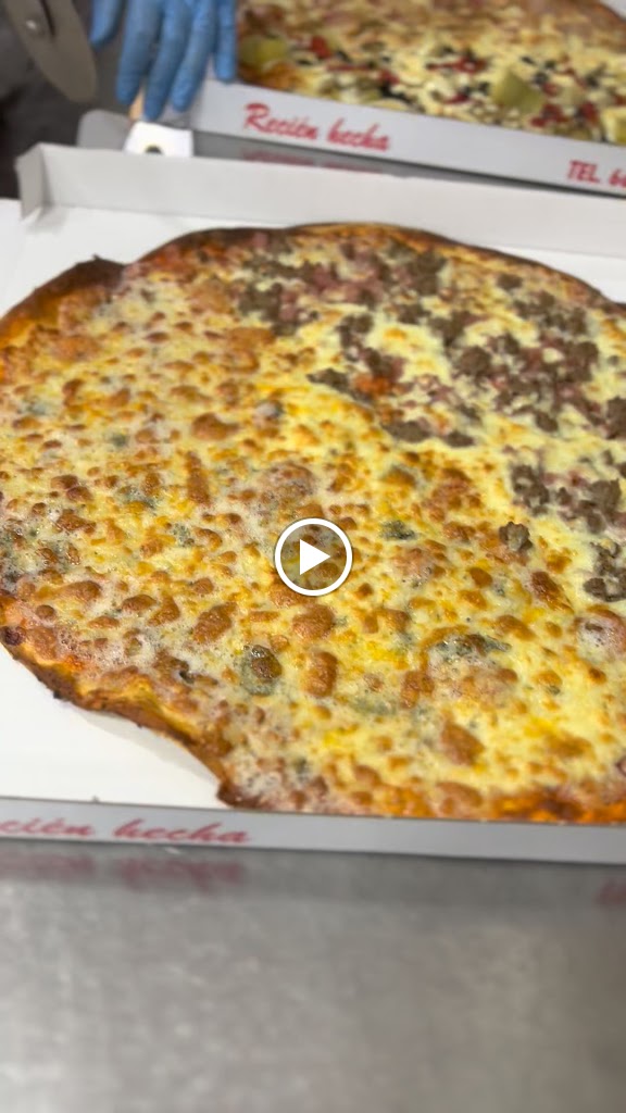 Pizza Chese Las Torres — Comida y bebida