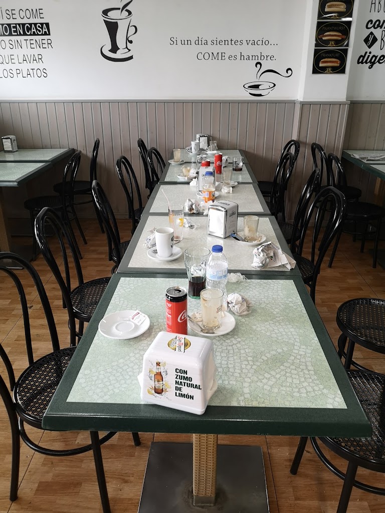 Bar Lucky cafeteria y restaurante — Ambiente