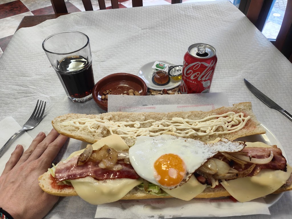 Bar Ibiza — Comida y bebida