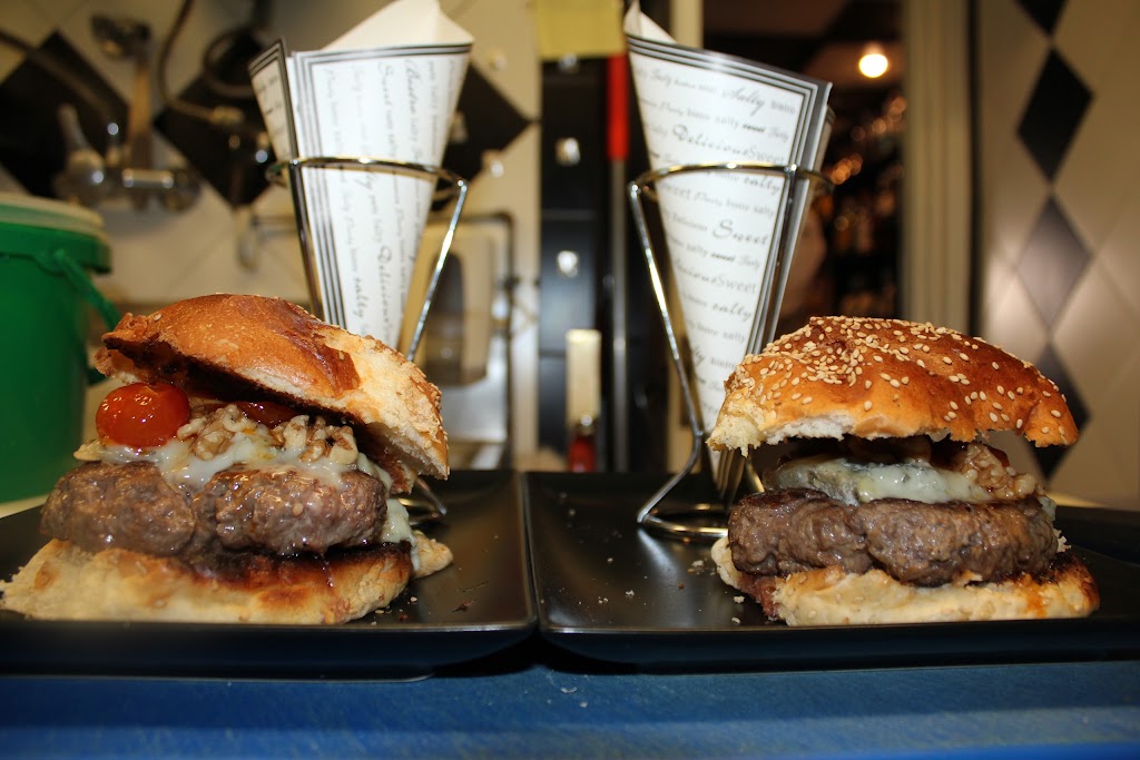 Restaurante Le Petit Handicap 6 — Comida y bebida