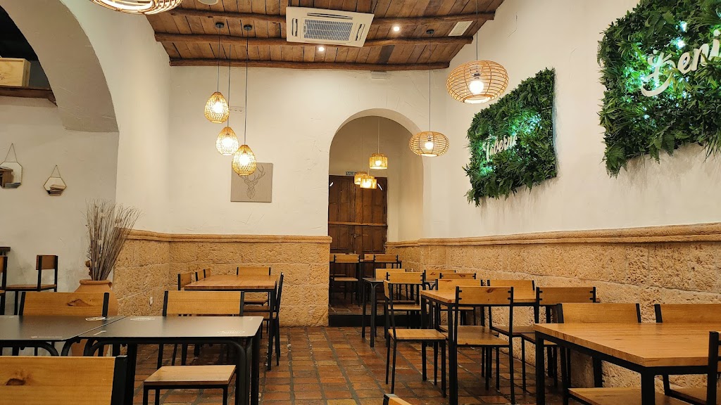 Asador Taberna de Benitez — Ambiente