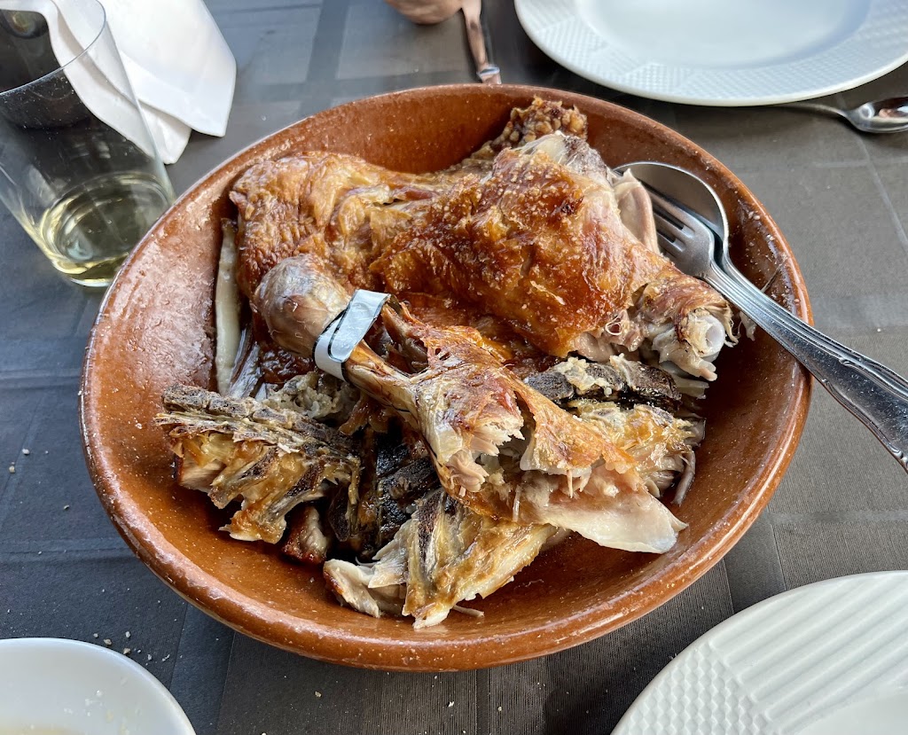 Asador La Miranda — Comida y bebida