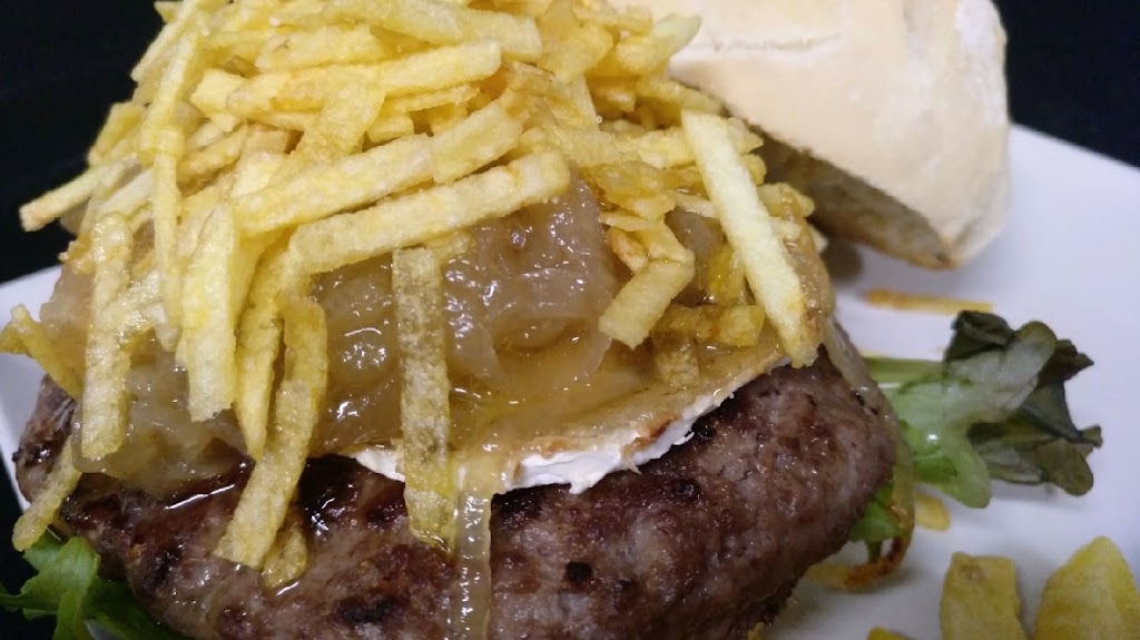 Hamburgueseria Winnie — Comida y bebida