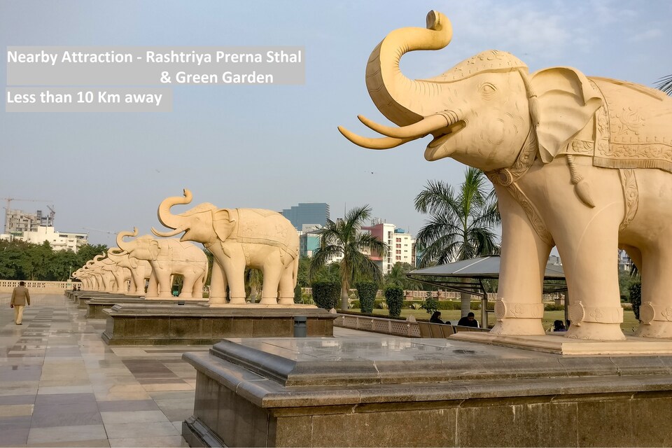 Oyo 77568 Pari Banquet Hall