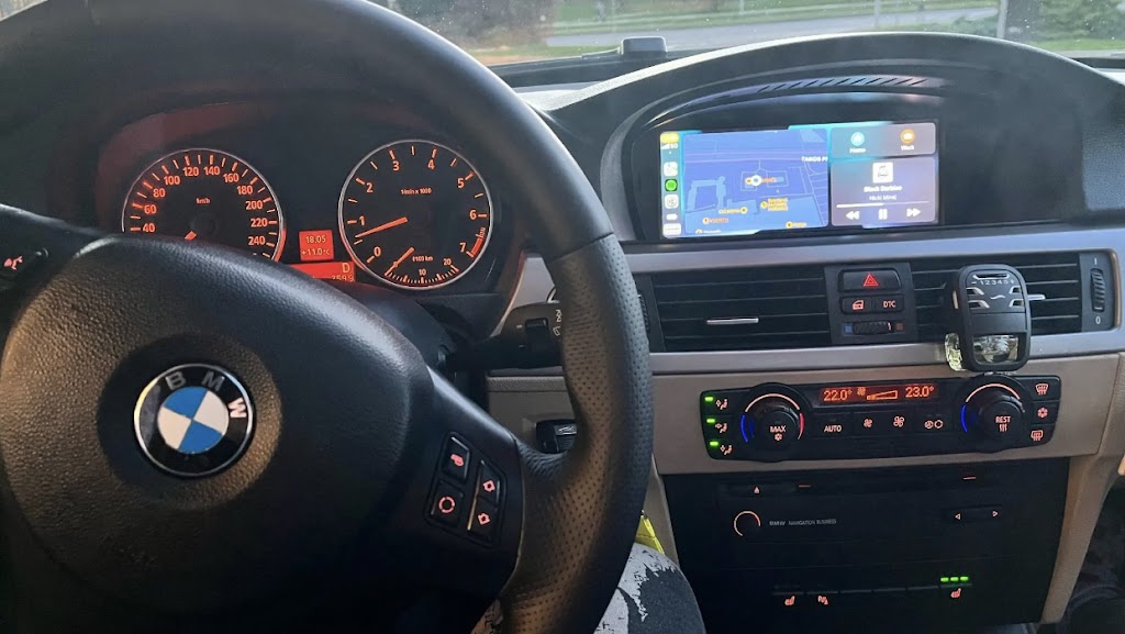 Instalacion de pantallas y accesorios para coches