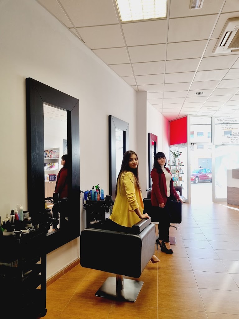 Toque de Belleza - Peluqueria, pestanas, unas Tortosa — Peinado