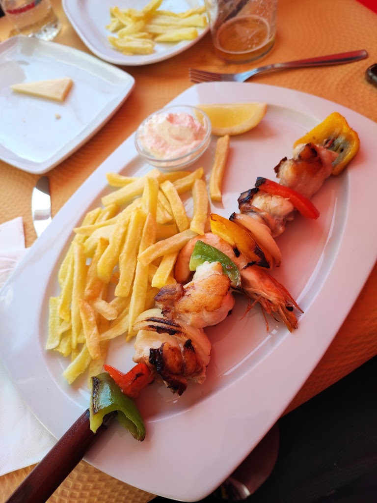 El Ancla — Comida y bebida