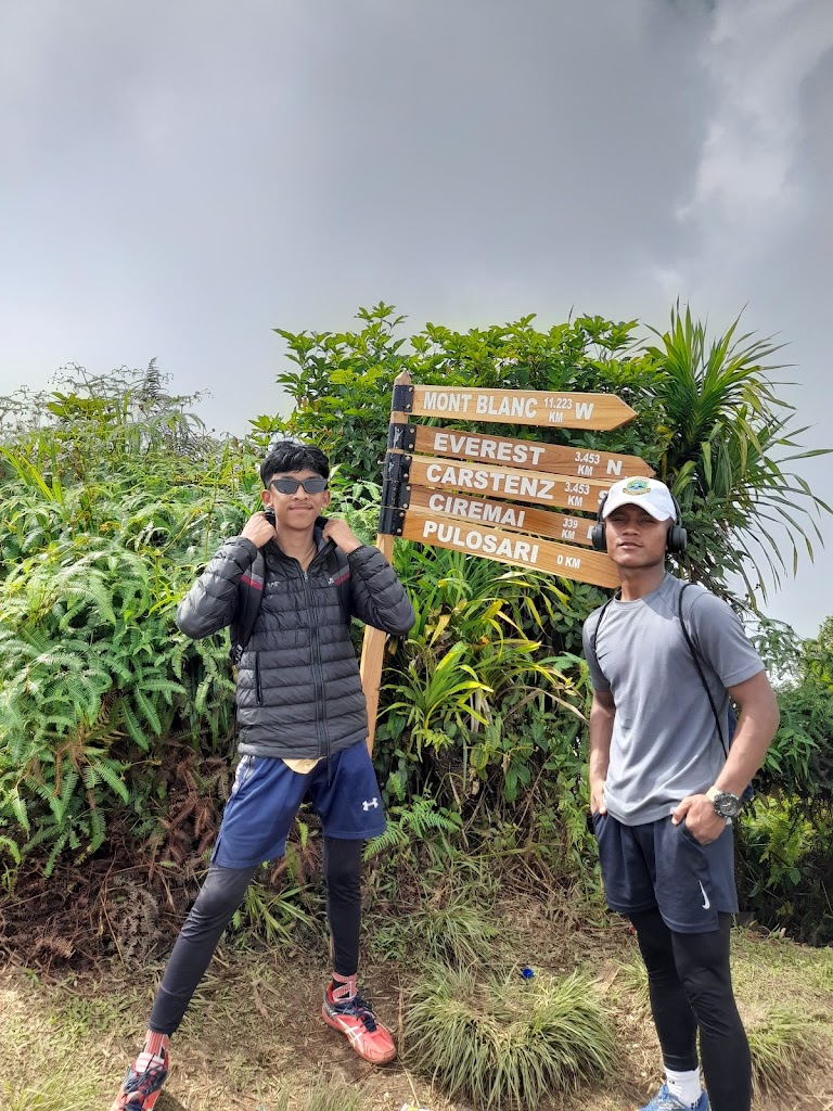 BASECAMP GUNUNG PULOSARI