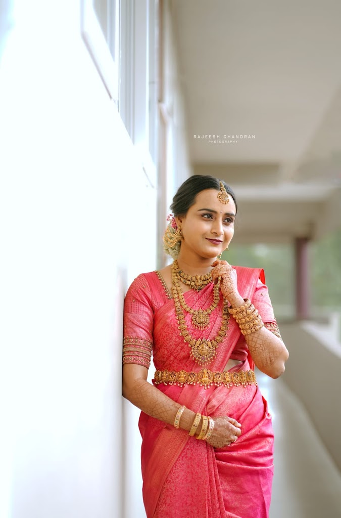 Mayoori Beauty Parlour