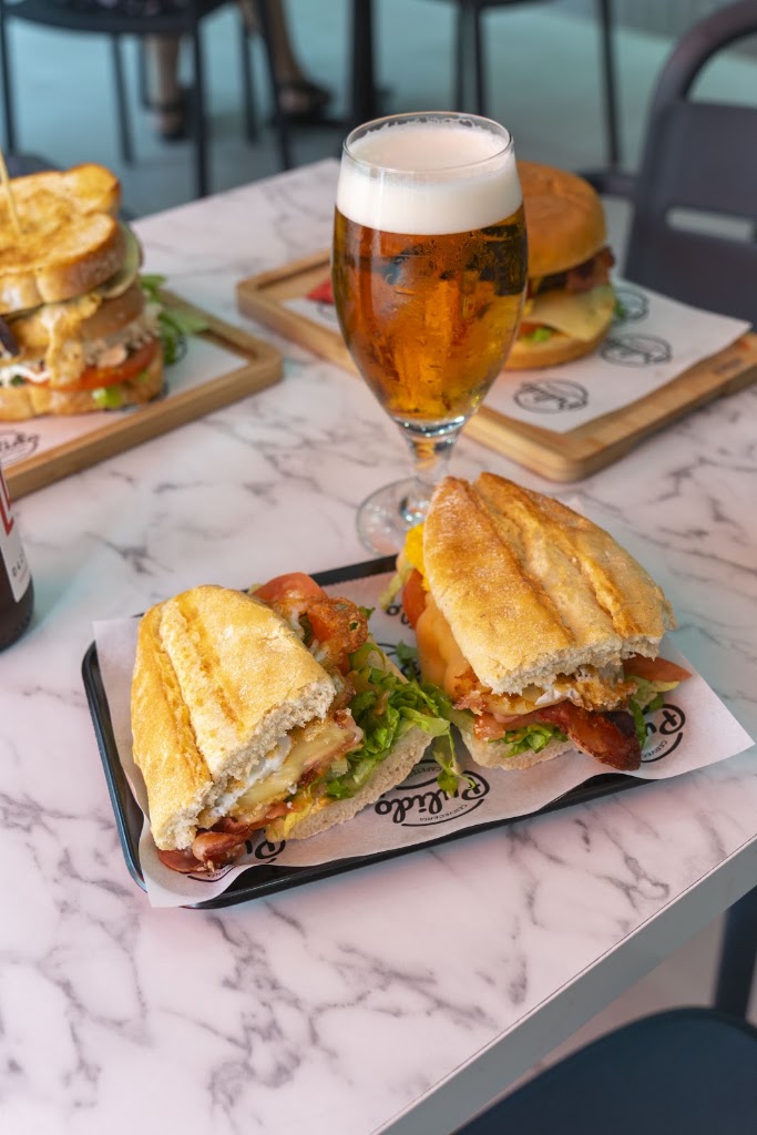 Cafeteria - Cerveceria Pulido — Comida y bebida