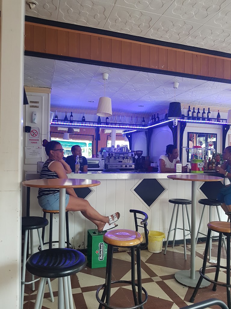 Bar Chena Cerveceria — Ambiente