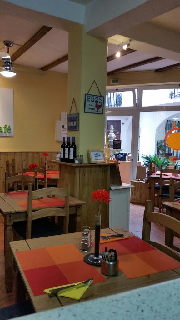 Mango Cafe & Tea Room — Ambiente