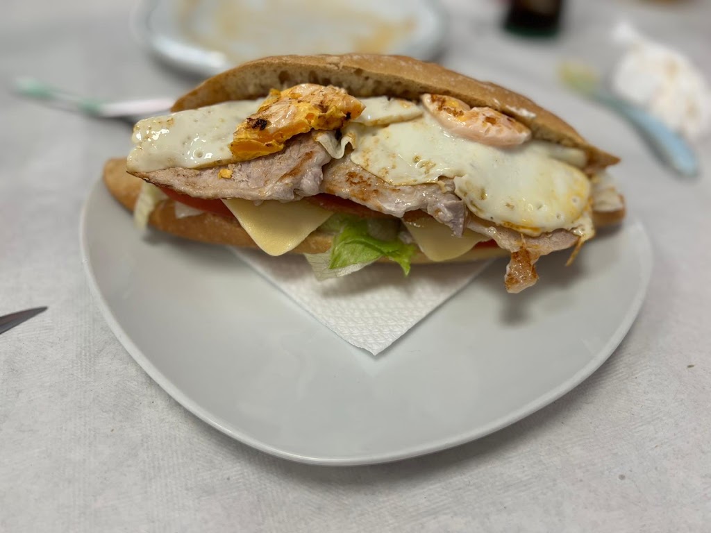 Bar Cafeteria Rosvi — Comida y bebida